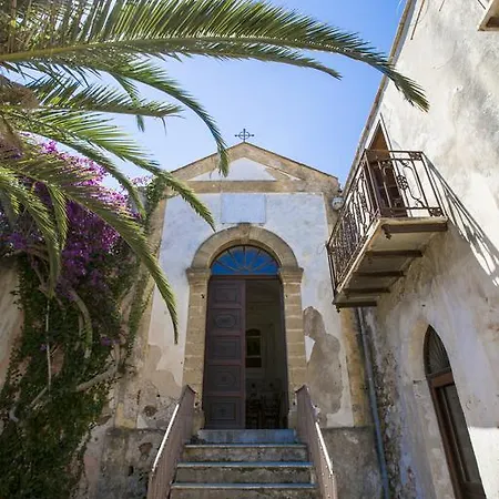 Πανσιόν Palamara 1868 Cefalù